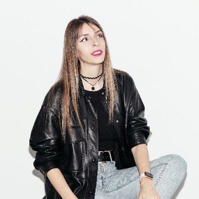 Ivona Tau